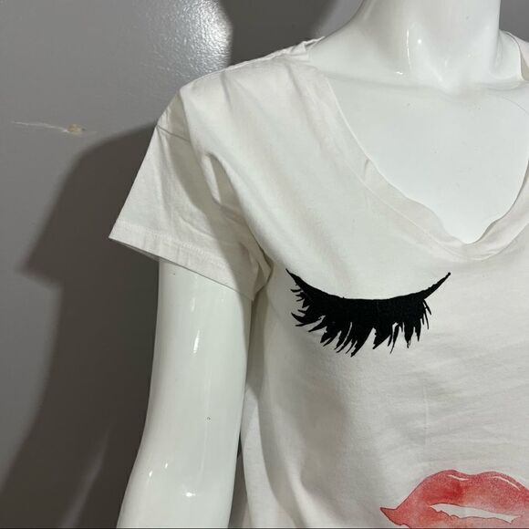 G Supply V-neck, Hi-Low cotton‎ tee with eyelashes and lips - S - Picture 9 of 12